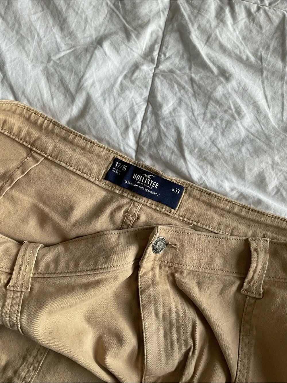 Hollister Ultra High-Rise Twill Cargo Shorts